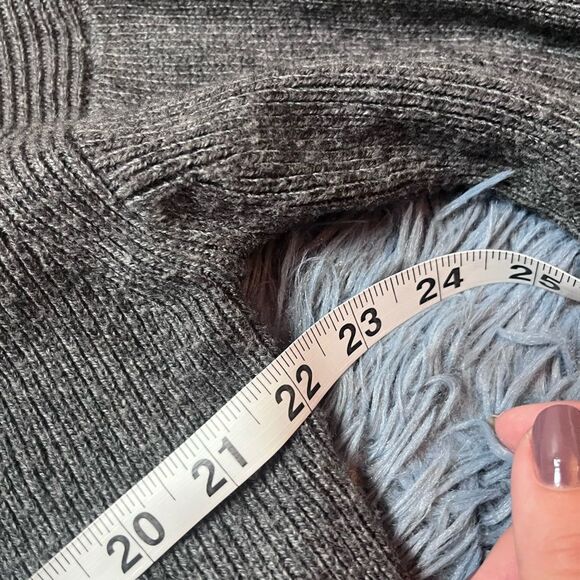 Uniqlo Gray Wool Long Sweater Dress Size M - Picture 3 of 5